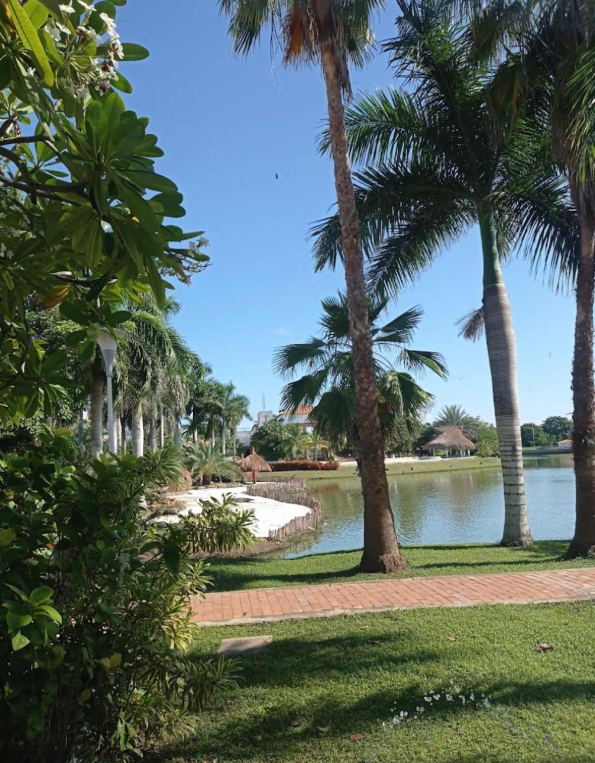 Laguna Club 